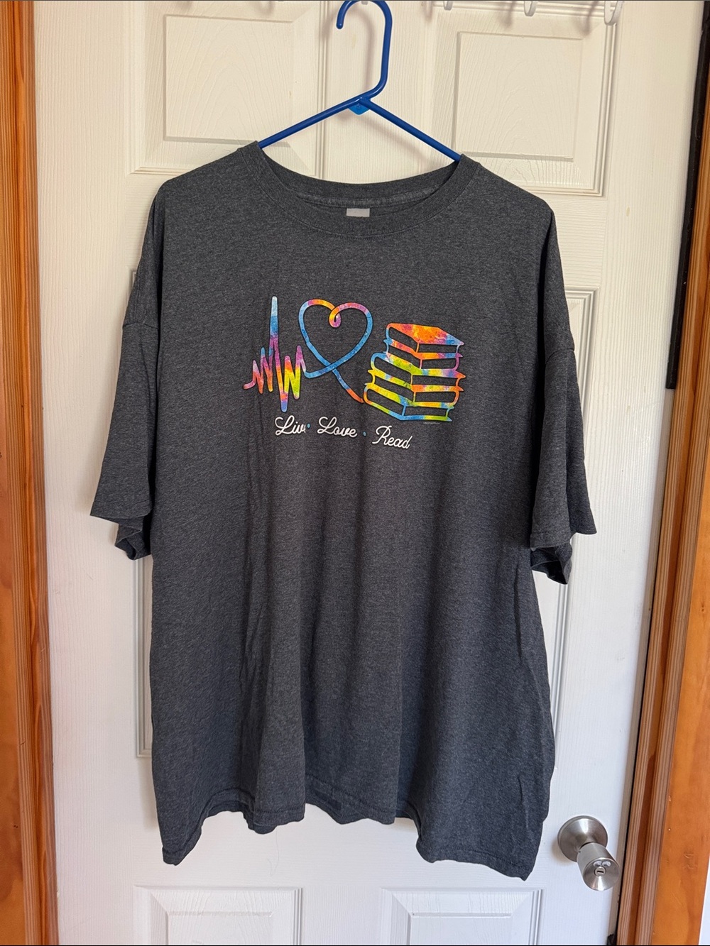 Gildan Charcoal Short Sleeve Tee with Multicolor 'Live Love Read' Graphic